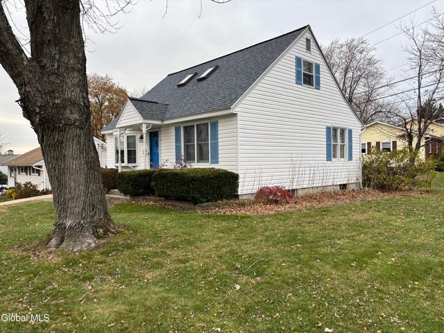 1 Elinor Place, Colonie, NY 12110