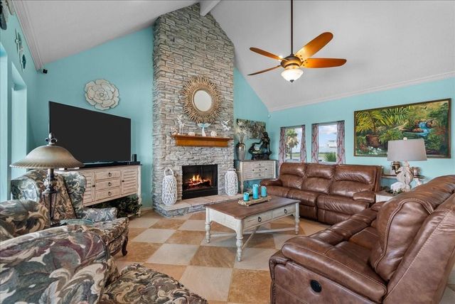 45 Dolphin Street, Bayou Vista, TX 77563