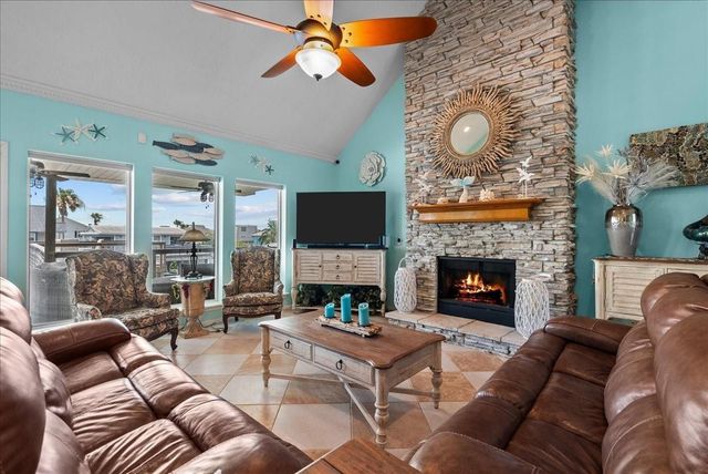 45 Dolphin Street, Bayou Vista, TX 77563