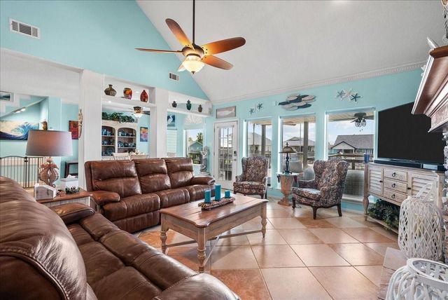 45 Dolphin Street, Bayou Vista, TX 77563