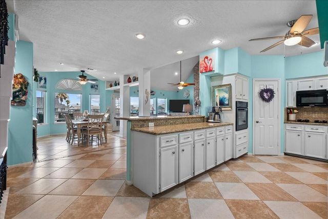 45 Dolphin Street, Bayou Vista, TX 77563