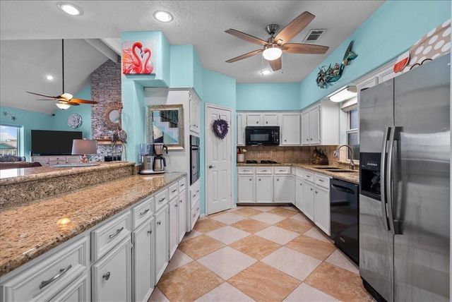 45 Dolphin Street, Bayou Vista, TX 77563