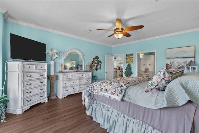 45 Dolphin Street, Bayou Vista, TX 77563