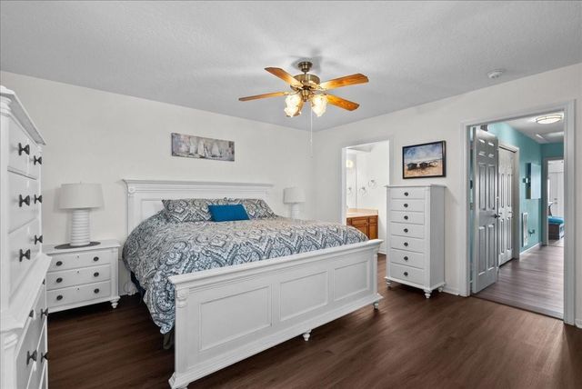 45 Dolphin Street, Bayou Vista, TX 77563