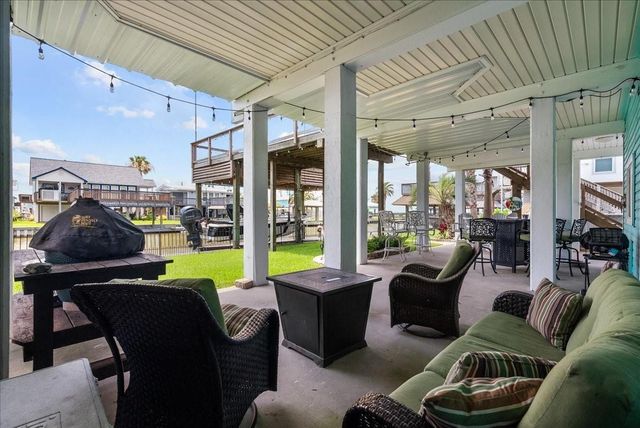 45 Dolphin Street, Bayou Vista, TX 77563