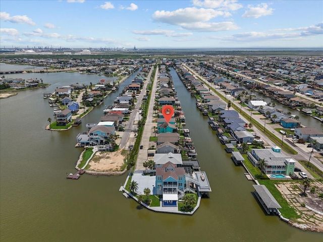 45 Dolphin Street, Bayou Vista, TX 77563