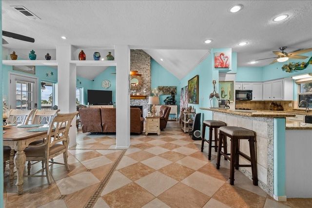 45 Dolphin Street, Bayou Vista, TX 77563