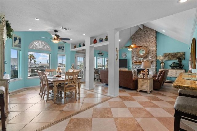 45 Dolphin Street, Bayou Vista, TX 77563