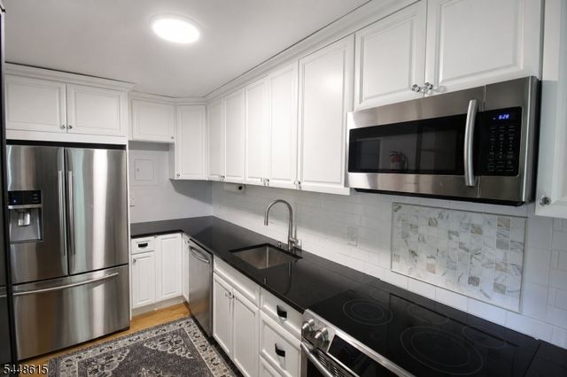 390 Morris Ave 28, Summit City, NJ 07901