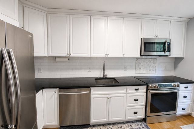 390 Morris Ave 28, Summit City, NJ 07901