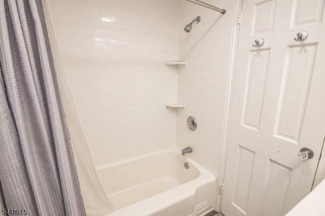 390 Morris Ave 28, Summit City, NJ 07901