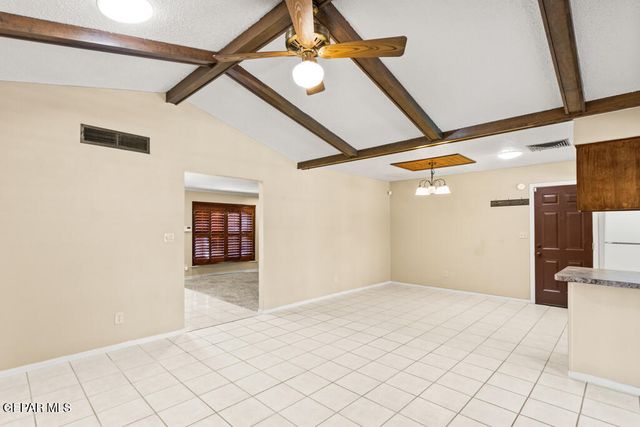 10325 N N Cardigan Drive, El Paso, TX 79925