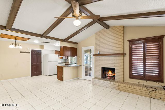 10325 N N Cardigan Drive, El Paso, TX 79925