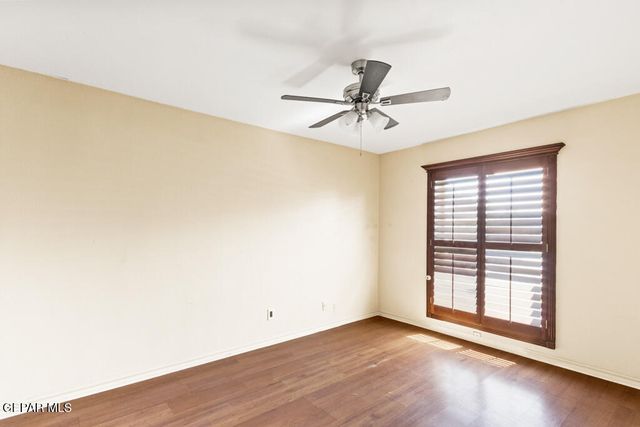 10325 N N Cardigan Drive, El Paso, TX 79925