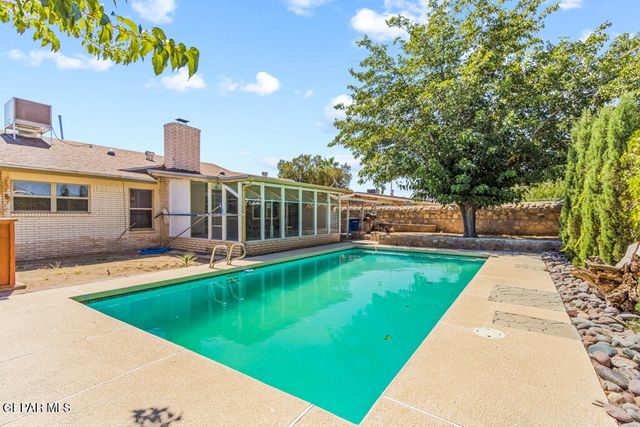 10325 N N Cardigan Drive, El Paso, TX 79925