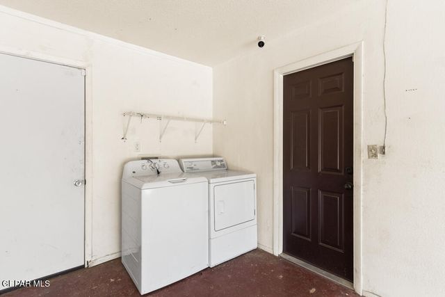 10325 N N Cardigan Drive, El Paso, TX 79925