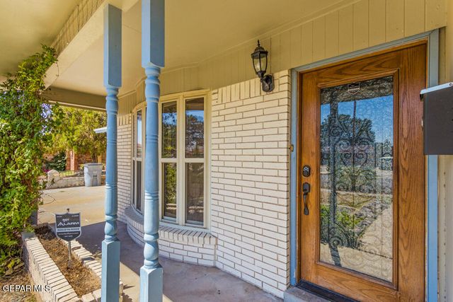 10325 N N Cardigan Drive, El Paso, TX 79925