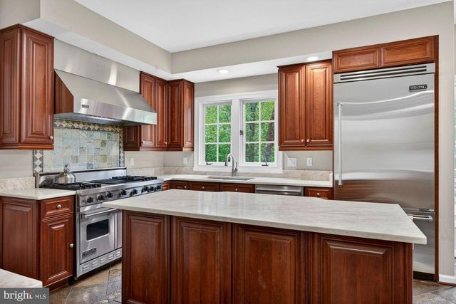 6303 ROCKBRIDGE PL, Centreville, VA 20120