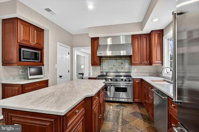 6303 ROCKBRIDGE PL, Centreville, VA 20120
