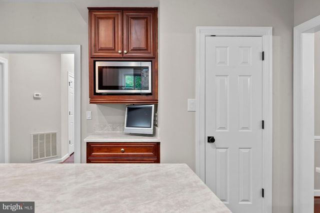 6303 ROCKBRIDGE PL, Centreville, VA 20120