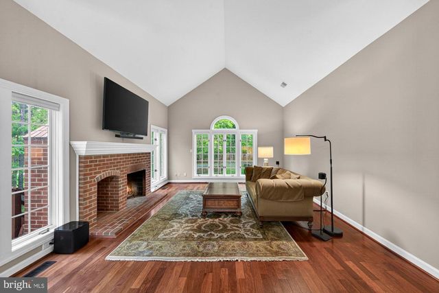 6303 ROCKBRIDGE PL, Centreville, VA 20120