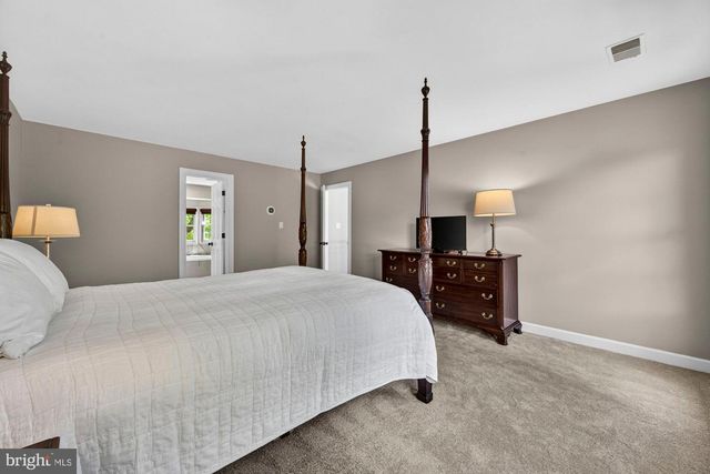 6303 ROCKBRIDGE PL, Centreville, VA 20120