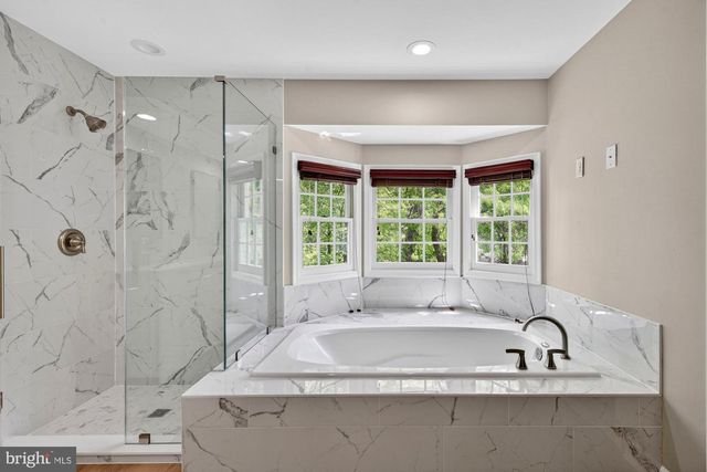 6303 ROCKBRIDGE PL, Centreville, VA 20120