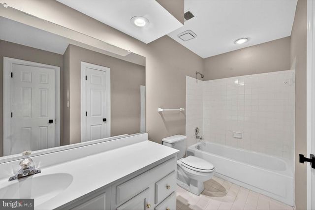 6303 ROCKBRIDGE PL, Centreville, VA 20120