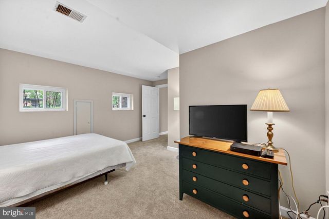 6303 ROCKBRIDGE PL, Centreville, VA 20120