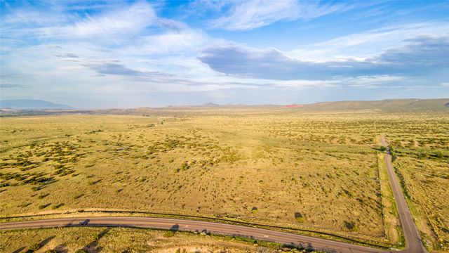 12 Wildlife Way, Santa Fe, NM 87506