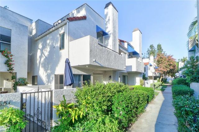 652 Park Shadow Court 39, Baldwin Park, CA 91706