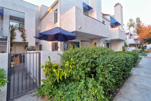 652 Park Shadow Court 39, Baldwin Park, CA 91706