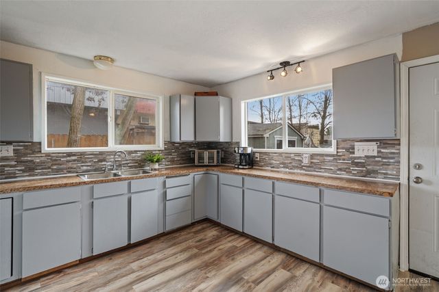 602 Burcham Street, Kelso, WA 98626