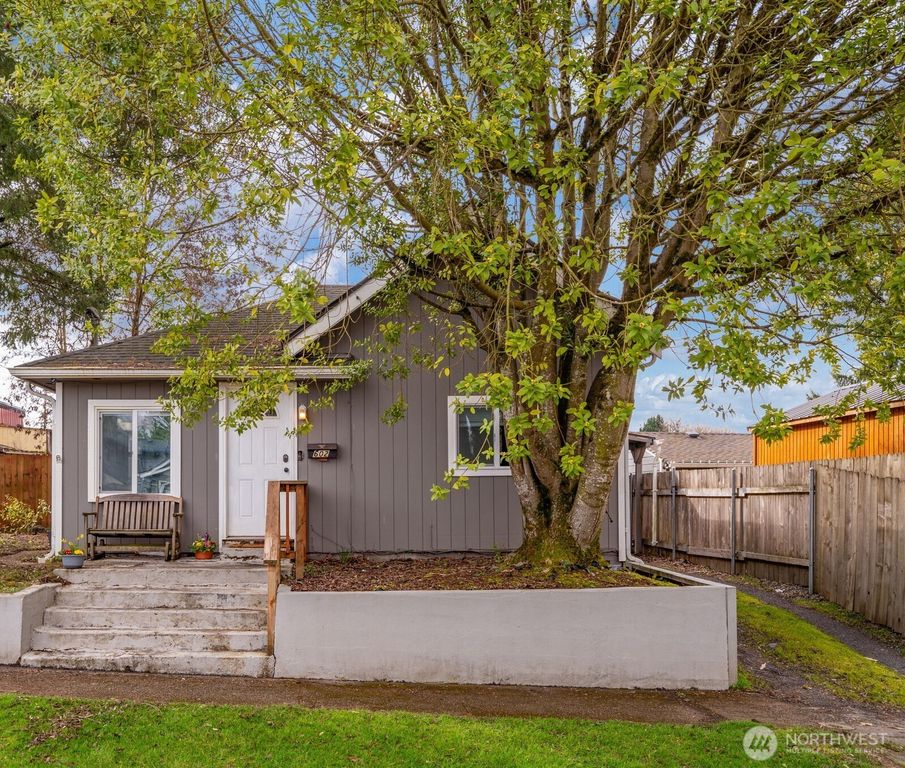 602 Burcham Street, Kelso, WA 98626