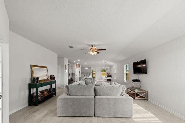 213 Gauge RD, Thorndale, TX 76577