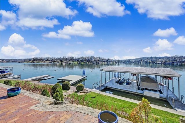 11 & 10 F Street, Lake Lotawana, MO 64086