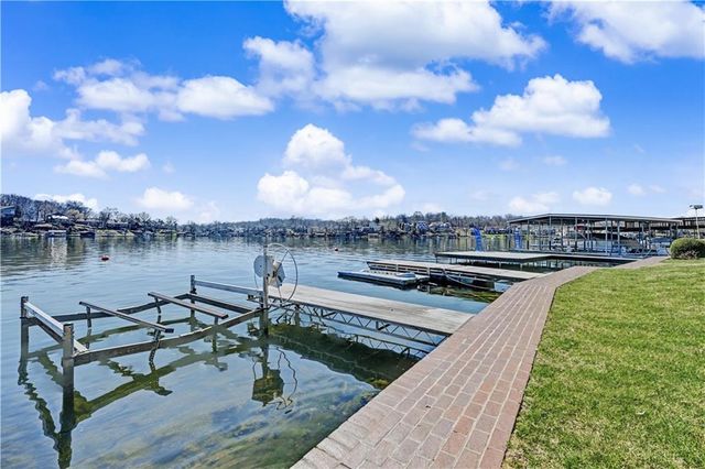 11 & 10 F Street, Lake Lotawana, MO 64086