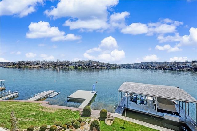 11 & 10 F Street, Lake Lotawana, MO 64086