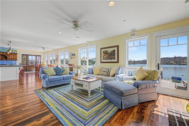 11 & 10 F Street, Lake Lotawana, MO 64086