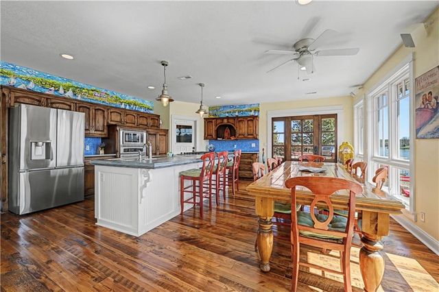 11 & 10 F Street, Lake Lotawana, MO 64086