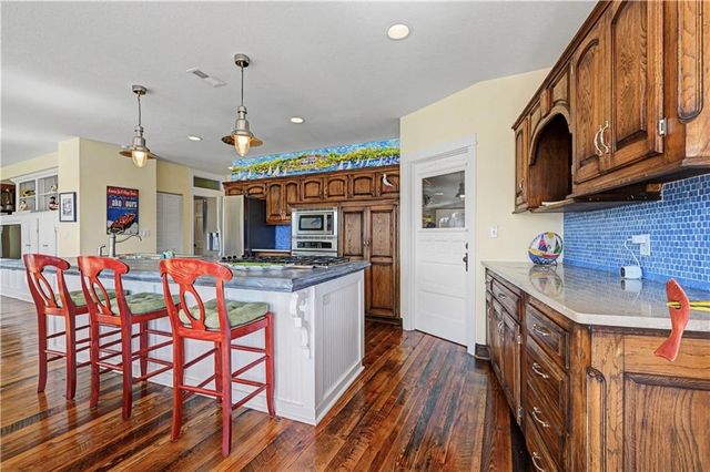 11 & 10 F Street, Lake Lotawana, MO 64086