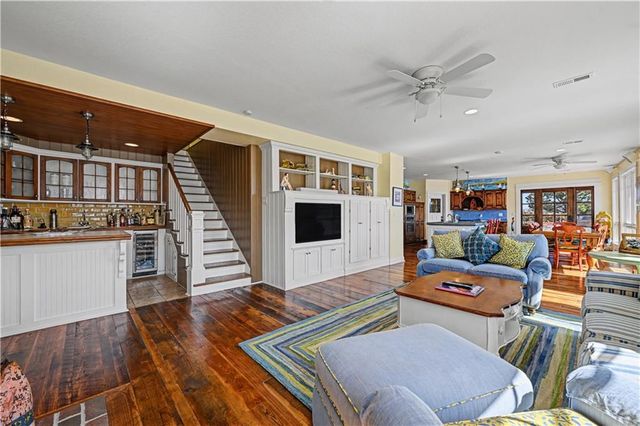 11 & 10 F Street, Lake Lotawana, MO 64086