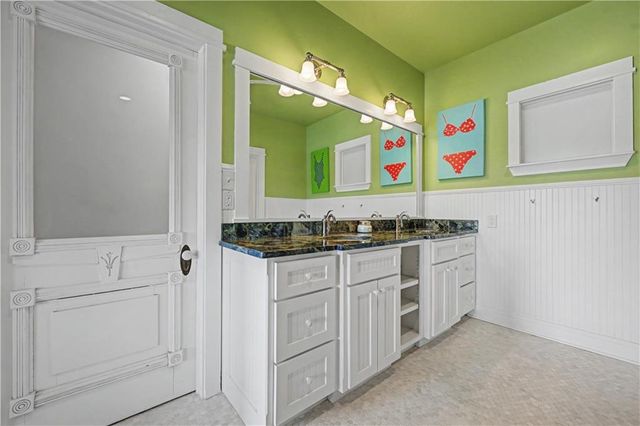 11 & 10 F Street, Lake Lotawana, MO 64086