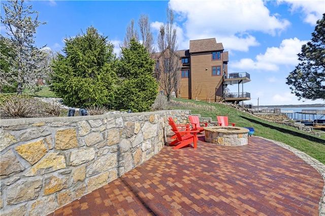 11 & 10 F Street, Lake Lotawana, MO 64086