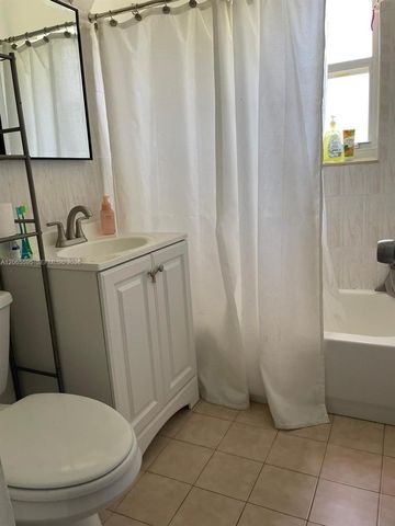 3551 SW 11th Street 7B, Miami, FL 33135
