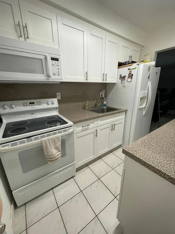 3551 SW 11th Street 7B, Miami, FL 33135