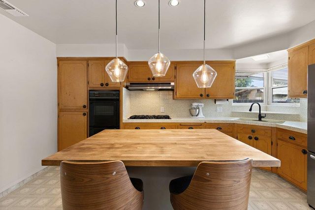 2600 23rd Ave, Sacramento, CA 95820