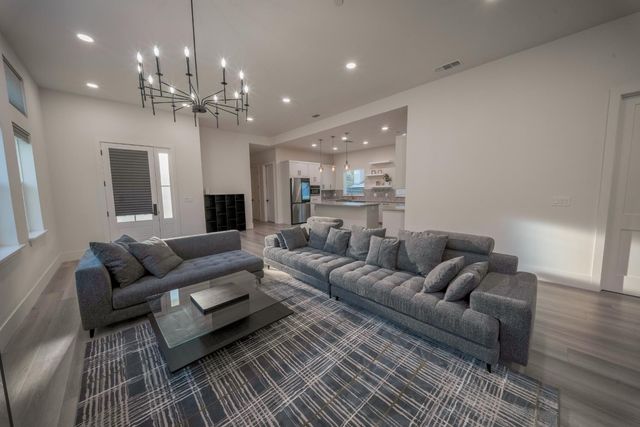 5696 San Juan Ave, Citrus Heights, CA 95610