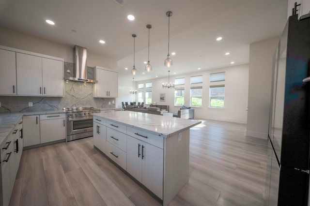 5696 San Juan Ave, Citrus Heights, CA 95610