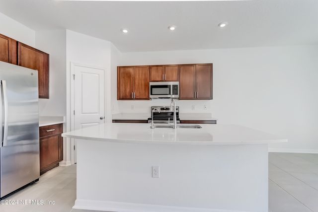 13115 ANNIES WALK Drive, Jacksonville, FL 32218
